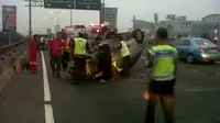 Minggu pagi ini kondisi lalu lintas Jakarta terpantau lancar, namun diwarnai kecelakaan.