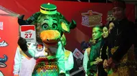 Peluncuran maskot Pilkada Dompu, kerbau. (Foto: Liputan6.com/Miftahul Yani)