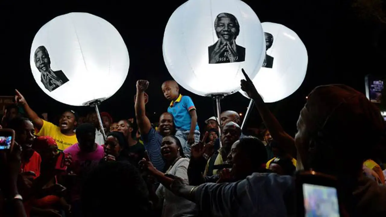nelson-mandela-1311208b.jpg
