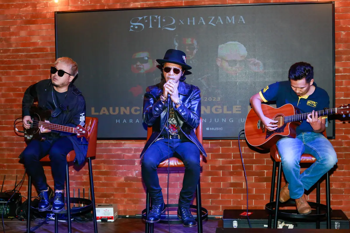 ST12 bersama Hazama