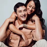 Hubungan asmara Mike Lewis dan Janisaa Pradja terlihat makin serius. Keduanya tampil kompak dan fashionable di berbagai kesempatan. (instagram/mikelewis)