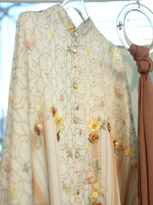 Koleksi Busana Ramadan dari Aleza Lewat Tema Unik Laboratory. [Fimela/Daniel Kampua]