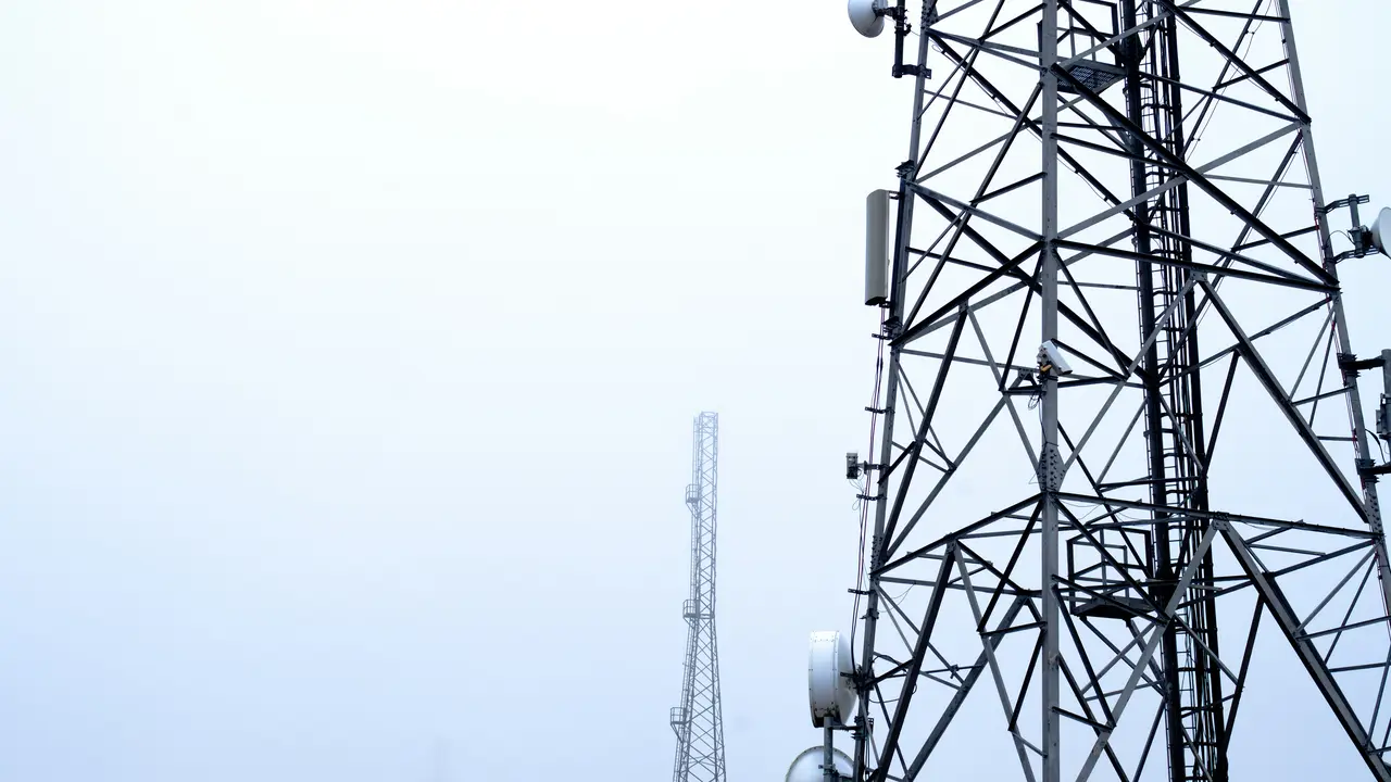 Ilustrasi Menara Telekomunikasi (Unsplash)