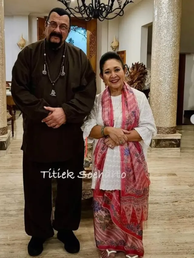 Siapa Sangka, Titiek Soeharto Sahabatan dan Reuni dengan Aktor Laga Senior Hollywood Steven Seagal.  ftoo; (dok.Instagram @titieksoeharto/https://www.instagram.com/p/DEhoEW_hXy5/Henry)