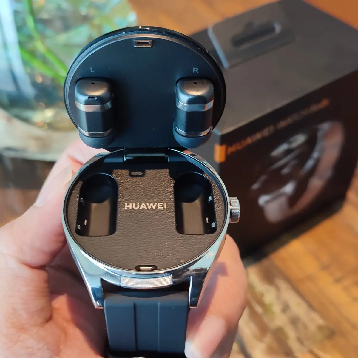 Harga Huawei Watch Buds Wearable 2 in 1 yang Baru Rilis di