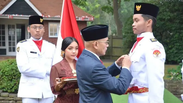 6 Potret Anak Seleb Jadi Paskibra Ini Bikin Bangga Orang Tua