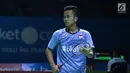 Tunggal putra Indonesia, Anthony Sinisuka Ginting saat melawan pebulu tangkis Belanda, Mark Caljouw pada babak 32 besar Indonesia Open 2018, Istora GBK, Jakarta, Rabu (4/7). Anthony menang 21-9, 21-17. (Liputan6.com/Helmi Fithriansyah)