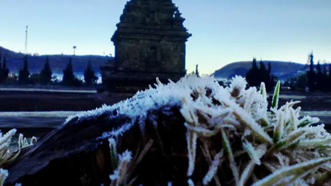 Sederet Destinasi untuk Mencicip Salju di Indonesia