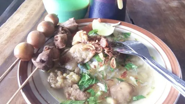 ilustrasi rekomendasi tempat makan murah meriah dan legendaris di Yogyakarta/Instagram/@sotosampahjogja_