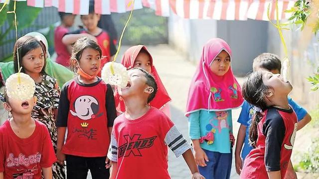 Lomba 17 Agustus. (foto: Pinterest/JawaPos).