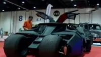 Jendela Dunia: Replika Batmobile 1.000 Tenaga Kuda Dipamerkan