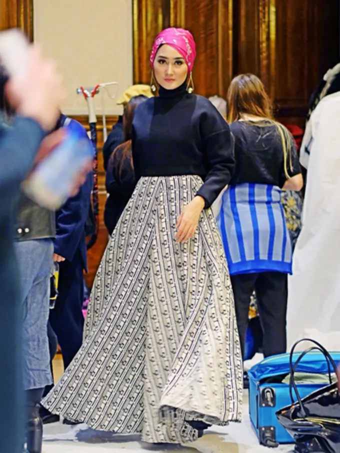 [Bintang] Suksesnya Dian Pelangi di Dunia Fesyen Hijab Kancah Dunia