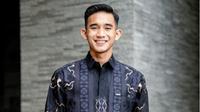 Rizky Ridho Unggah Foto Jadi Model Kemeja Batik, Ramai Dikomentari Sesama Pemain Timnas Indonesia.&amp;nbsp; dfoto: (dok.Instagram @rizkyridhoramadhani/https://www.instagram.com/p/DCLvjLASCYZ/Henry)