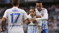 Pemain Malaga, Sandro Ramirez (tengah) termasuk dalam jajaran pemain dengan tembakan terbanyak pada La Liga Santander dengan total tembakan 20 kali hingga pekan ke-9. (EPA/Jorge Zapata)