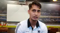 Pemain senior Prawira Bandung, Diftha Pratama. (Erwin Snaz/Bola.com)