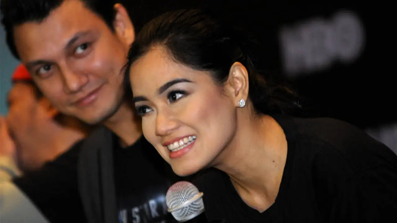 Titi Kamal dan Christian Sugiono