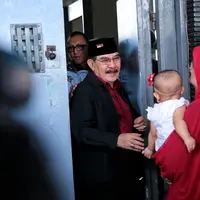 Mantan ketua KPK Antasari Azhar bebas dibebaskan bersyarat tepat di hari pahlawan.(Foto: bintang.com/Adrian Putra)