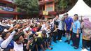 Acara bertajuk “Meet & Greet” ini menjadi sejarah baru bagi SMK Negeri 39 Jakarta, karena ini adalah kali pertama seorang juara dunia balap motor mengunjungi mereka secara langsung. (Bola.com/M Iqbal Ichsan)