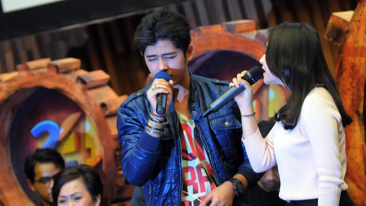Aliando Syarief dan Prilly Latuconsina