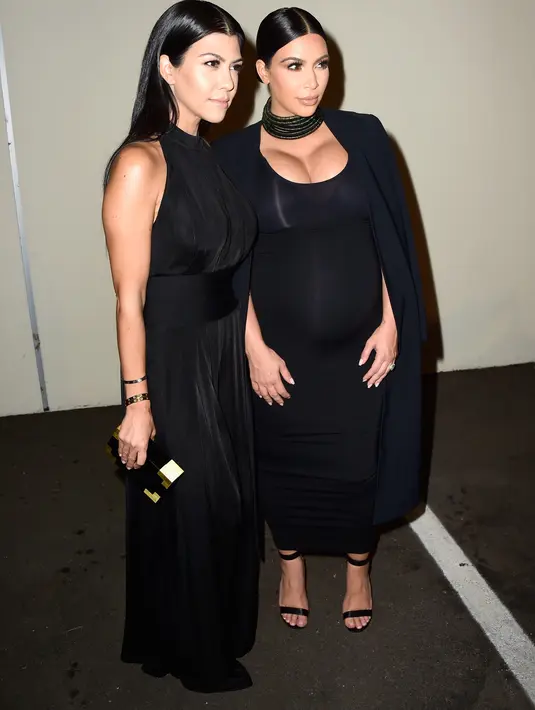 Kim dan Kourtney senantiasa mendengarkan lagu 'Lemonade' di pagi hari. (AFP/Bintang.com)