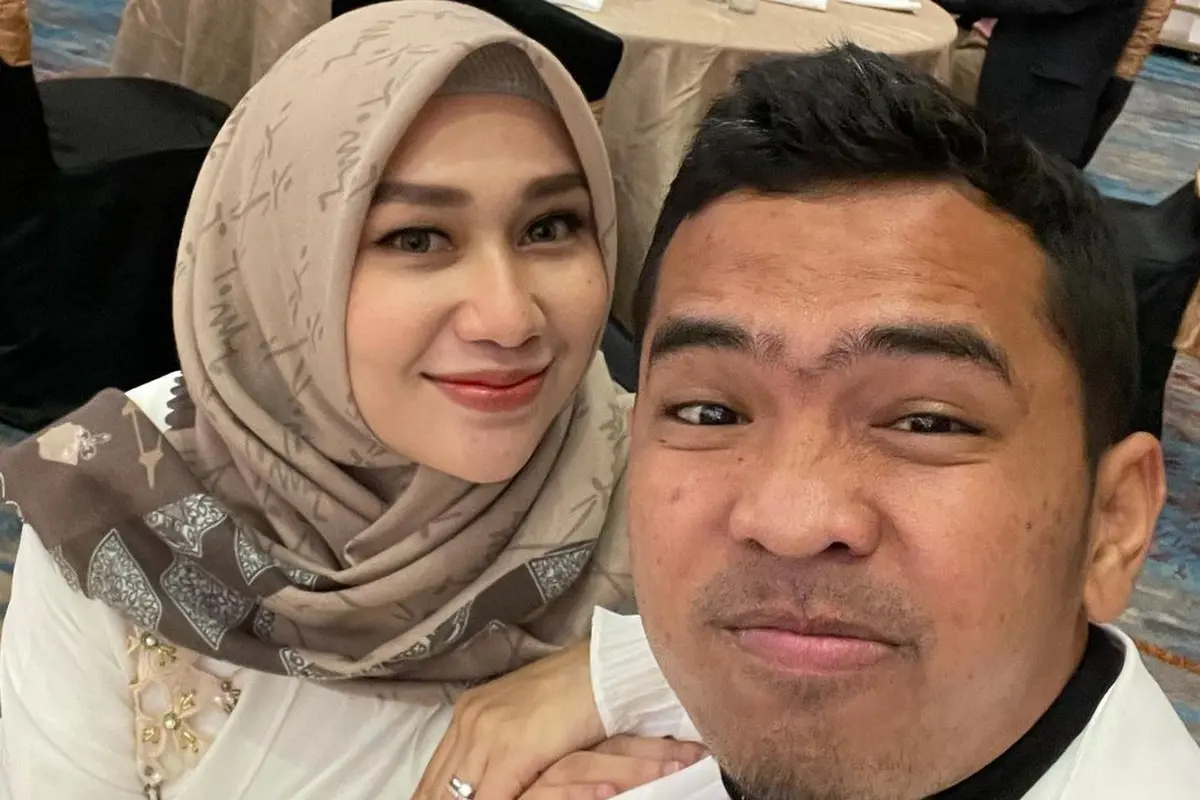Masuk MURI Sembelih 1.100 Hewan Kurban, Ini 6 Potret Putra Siregar Bareng Istri