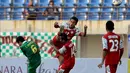 Aksi Guntur Ariyadi, pemain Martapura FC saat melawan Persebaya Surabaya dalam turnamen Piala Presiden 2015 di Stadion Si Jalak Harupat, Kabupaten Bandung Jawa Barat, Rabu (2/9).  (Bola.com/Peksi Cahyo)