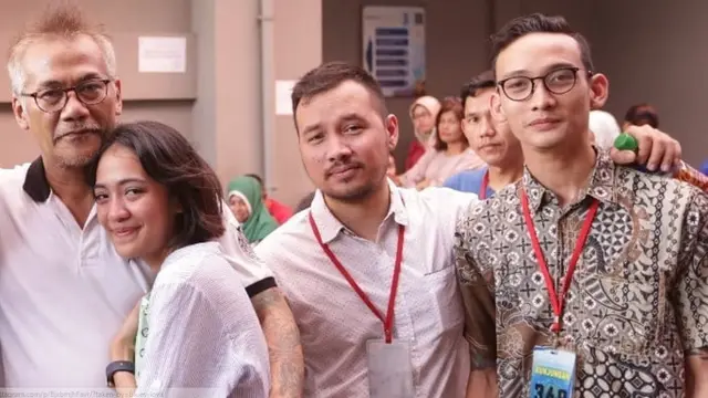 Tio Pakusadewo berlebaran dengan anak-anaknya di LP Cipinang (Instagram/ @bluesylova)