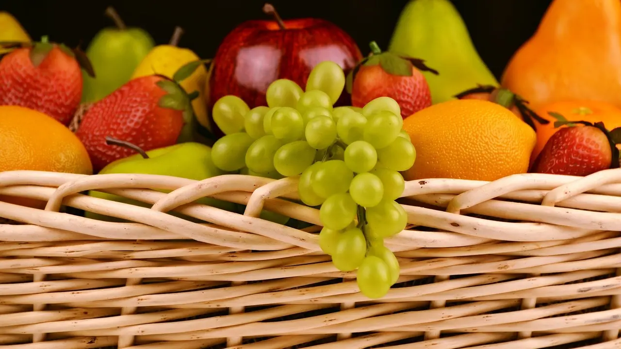 Dampak Buruk Makan Buah Berlebihan