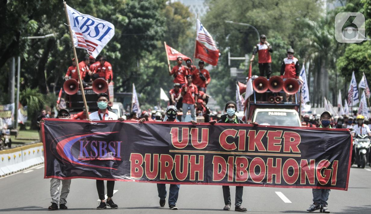 Foto Tolak Uu Cipta Kerja Berlanjut Massa Buruh Konvoi Menuju Istana News Liputan6 Com