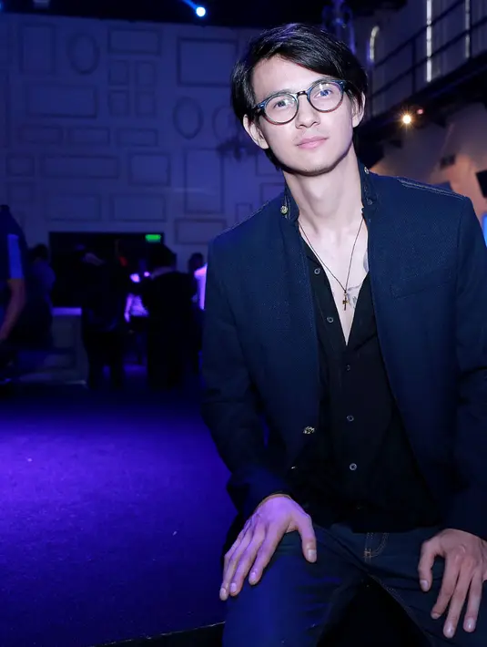 'Aku mau yang seperti mama. Karena mama wanita yang engga pernah nyakitin aku,' ujar Marcell Darwin ditemui Bintang.com di Empirica, SCBD, Sudirman, Jakarta Selatan, Jumat malam (25/9/2015). (Galih W. Satria/Bintang.com)