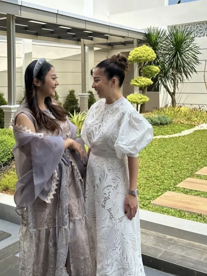 Tampilan Adik Kakak, Nikita Willy dan Winona saat Lebaran