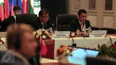 Presiden Asosiasi MK se-Asia, Arief Hidayat membuka pertemuan The Association Of Asian Constitutional (AACC) atau perkumpulan Mahkamah Konstitusi se-Asia di Jakarta, Senin (30/5). Pertemuan itu dihadiri 13 negara se-Asia. (Liputan6.com/Faizal Fanani)