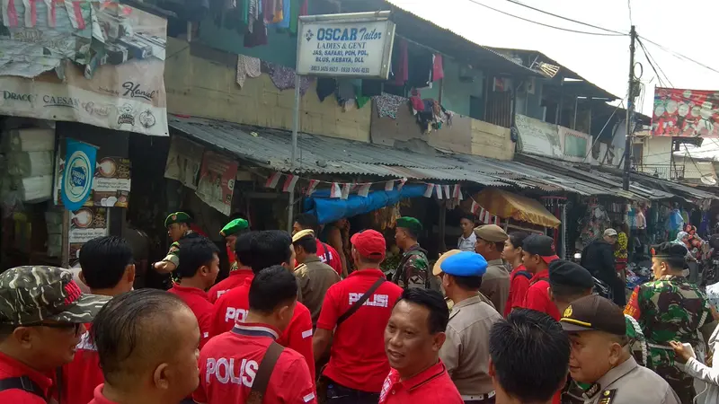 Razia Narkoba di Pasar Manggis, Jakarta Selatan.