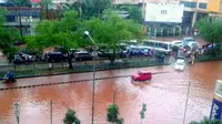 Ketinggian Air di Jalan Mangga Dua Jakarta Utara 50 Cm