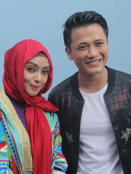 Terry Putri mengungkapkan awal-awal Tirta Adilla mendekatinya. vokalis Drive itu mulai dekat setelah penampilan Terry Putri berubah dengan mengenakan hijab. (Andy Masela/Bintang.com)