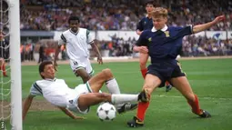Skotlandia menjadi tuan rumah Piala Dunia U-17 edisi ketiga pada 1989 yang menjadi edisi terakhir masih menyandang label Piala Dunia U-16 sebagai cikal bakal Piala Dunia U-17 hingga saat ini. Skotlandia tampil sebagai runner-up Piala Dunia U-17 1989 setelah kalah dari Arab Saudi di laga final (24/6/1989) lewat adu penalti 4-5 setelah hingga perpanjangan waktu skor sama kuat 2-2. (bbc.com)