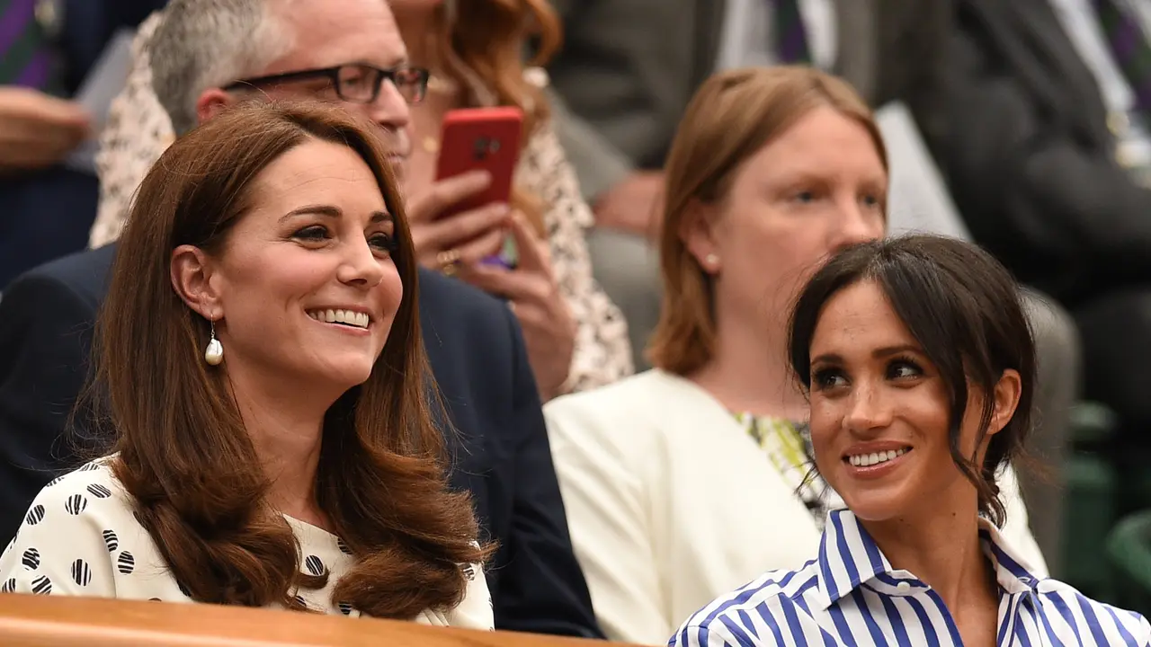 [Bintang] Kate Middleton - Meghan Markle