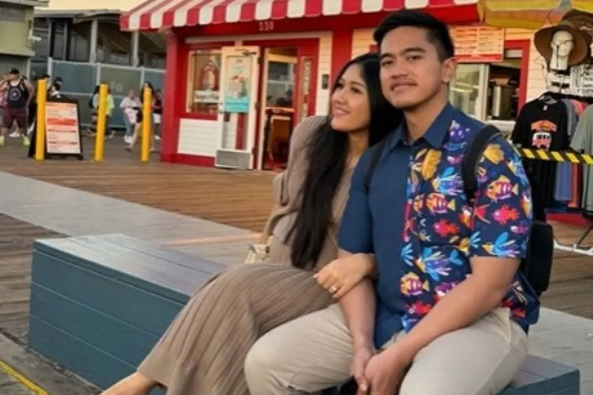 Gaya Kasual Kaesang Pangarep Temani Erina Gudono Ikut Orientasi Program S2 di Amerika Serikat