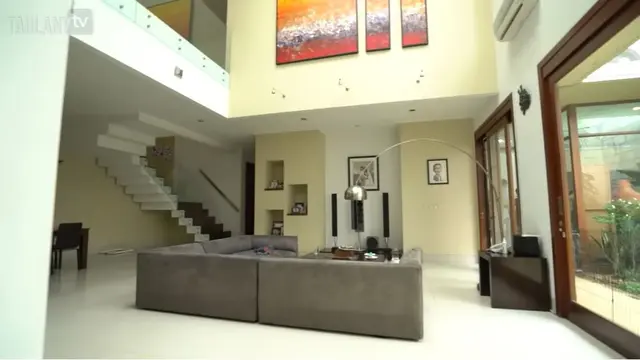 Sudah Tak Ditinggali Inge Anugrah, Ini 8 Potret Rumah Ari Wibowo yang Jarang Tersorot