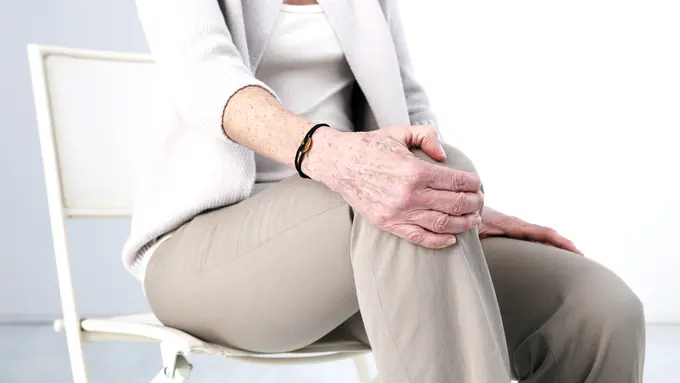 Nyeri Lutut Belum Tentu Pengapuran (Image Point fr/Shutterstock)