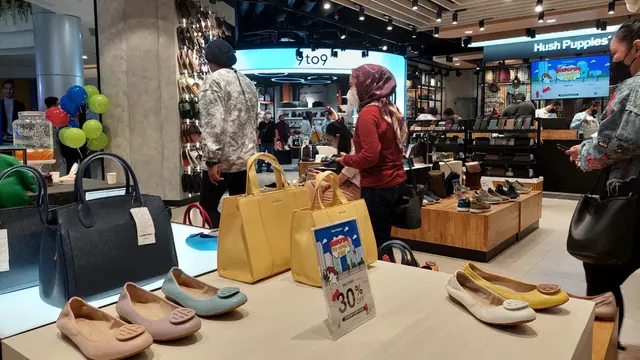 Hush Puppies brand fashion asal Amerika membuka storenya di Margo City.