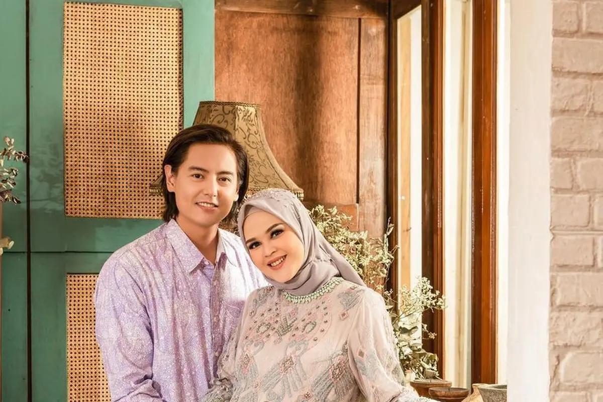 7 Gaya Maternity Shoot Cut Meyriska dan Roger Danuarta, Memukau dengan Busana Etnik