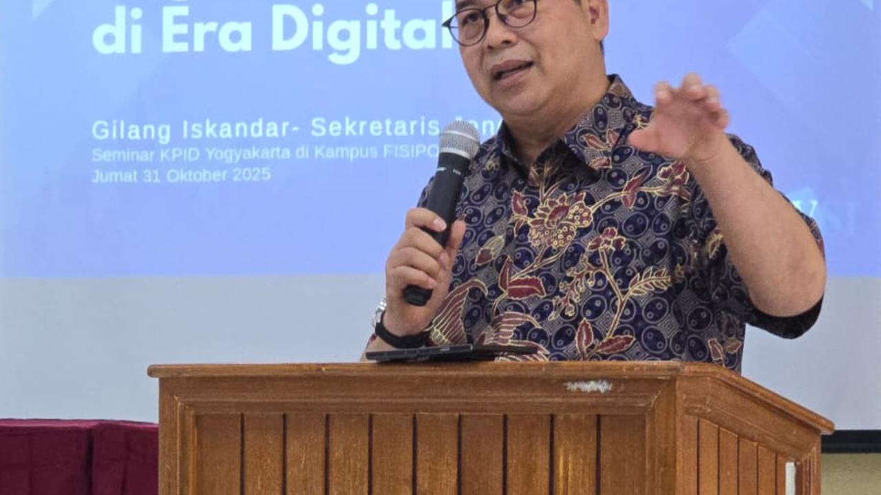 Gozal mushuk bir doggy uslubi holatda, xususiy