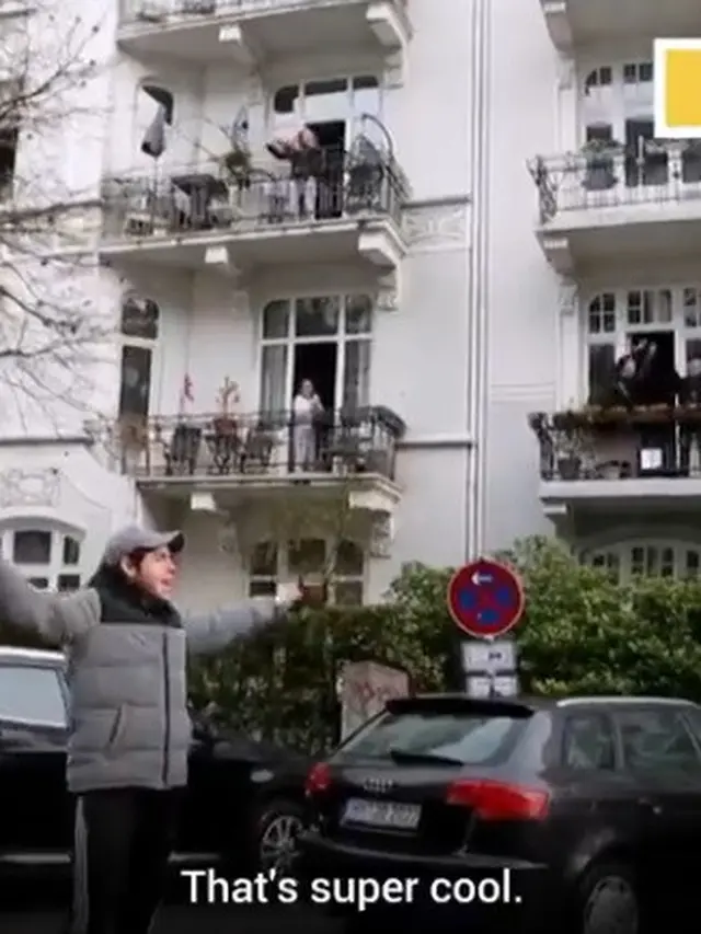 PT di jerman latih warga olahraga lewat balkon
