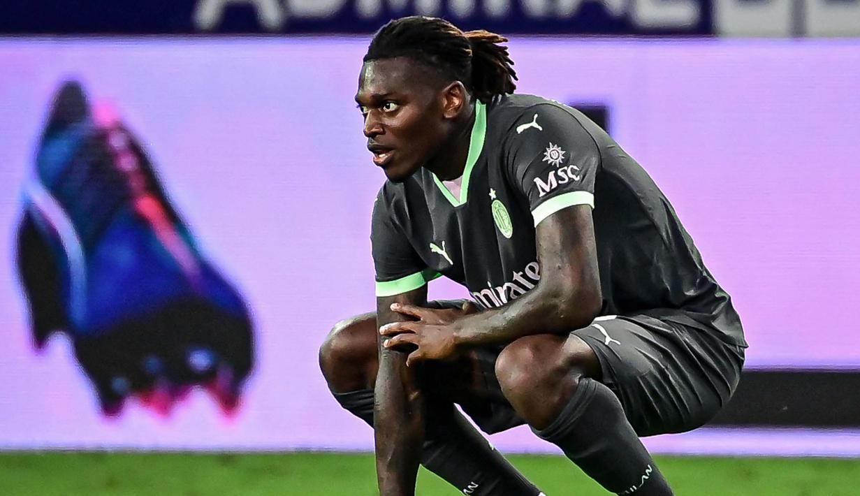 Hanya meraih satu angka dari dua laga membuat I Rossoneri kini menghuni peringkat ke-15 klasemen sementara dengan nilai satu. Adapun Parma di tempat ketiga dengan koleksi empat poin. (AFP/Piero Cruciatti)