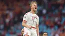 Kasper Dolberg - Bomber berusia 23 tahun ini tampil moncer dan berperan besar membawa Tim Dinamit melangkah jauh di Piala Eropa 2020. Total tiga gol ia sarangkan ke gawang lawan di sepanjang Euro 2020. (Foto: AFP/Olaf Kraak)