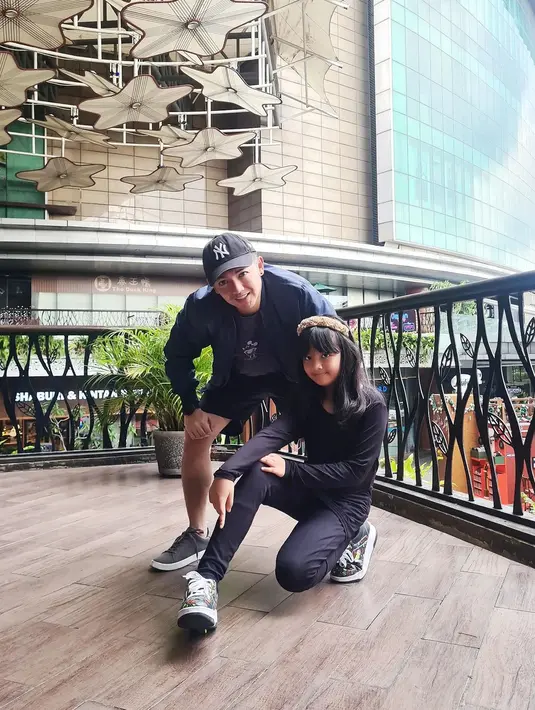 <p>[Instagram/ellynatirta]</p>