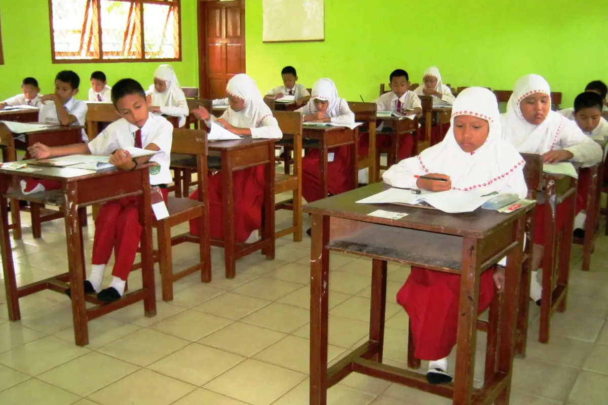 Soal UN SD 2016 Dibagikan, Orang Tua Murid Harap-harap Cemas