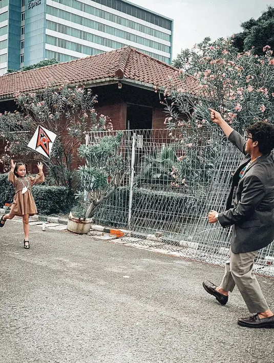 Potret Gempi ketika datang ke festival musik Synchronize Fest [Foto: instagram/gisel_la]