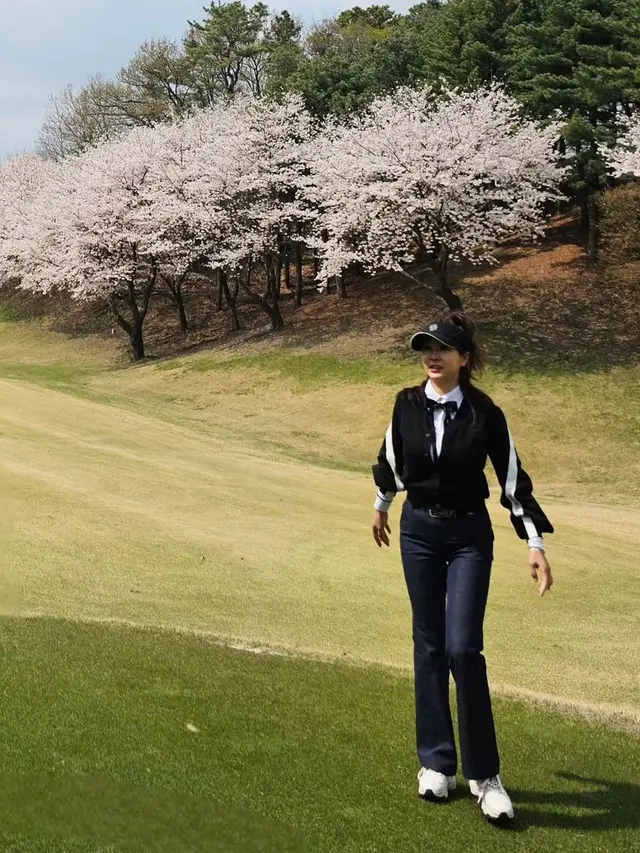 Gaya Ahjumma Cantik dari Istri Pelatih Timnas Shin Tae Yong, Cha Young Jo yang Selalu Modis di Usia 54 Tahun